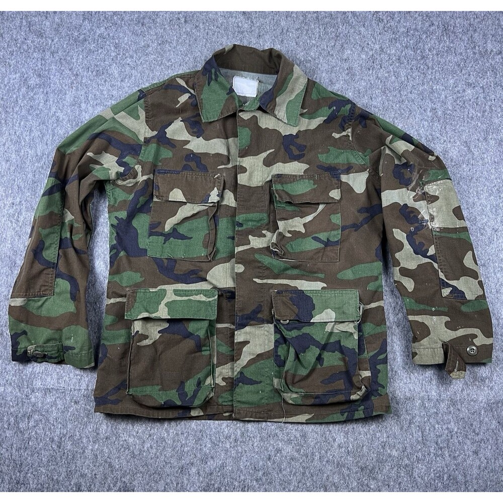 Vintage Army Jacket Men's Woodland Camo Coat Combat Distressed Size Med-Reg